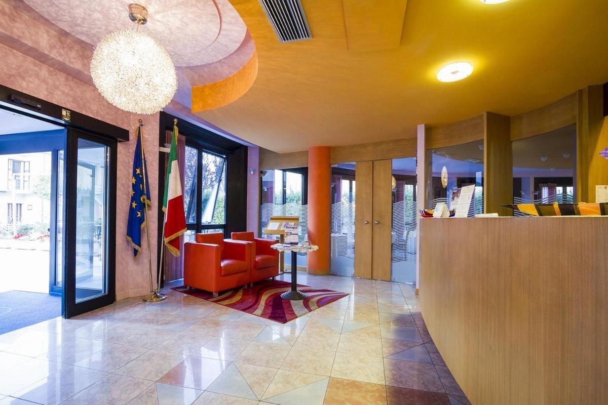 Hotel Sirena - B&B Cesenatico Kültér fotó