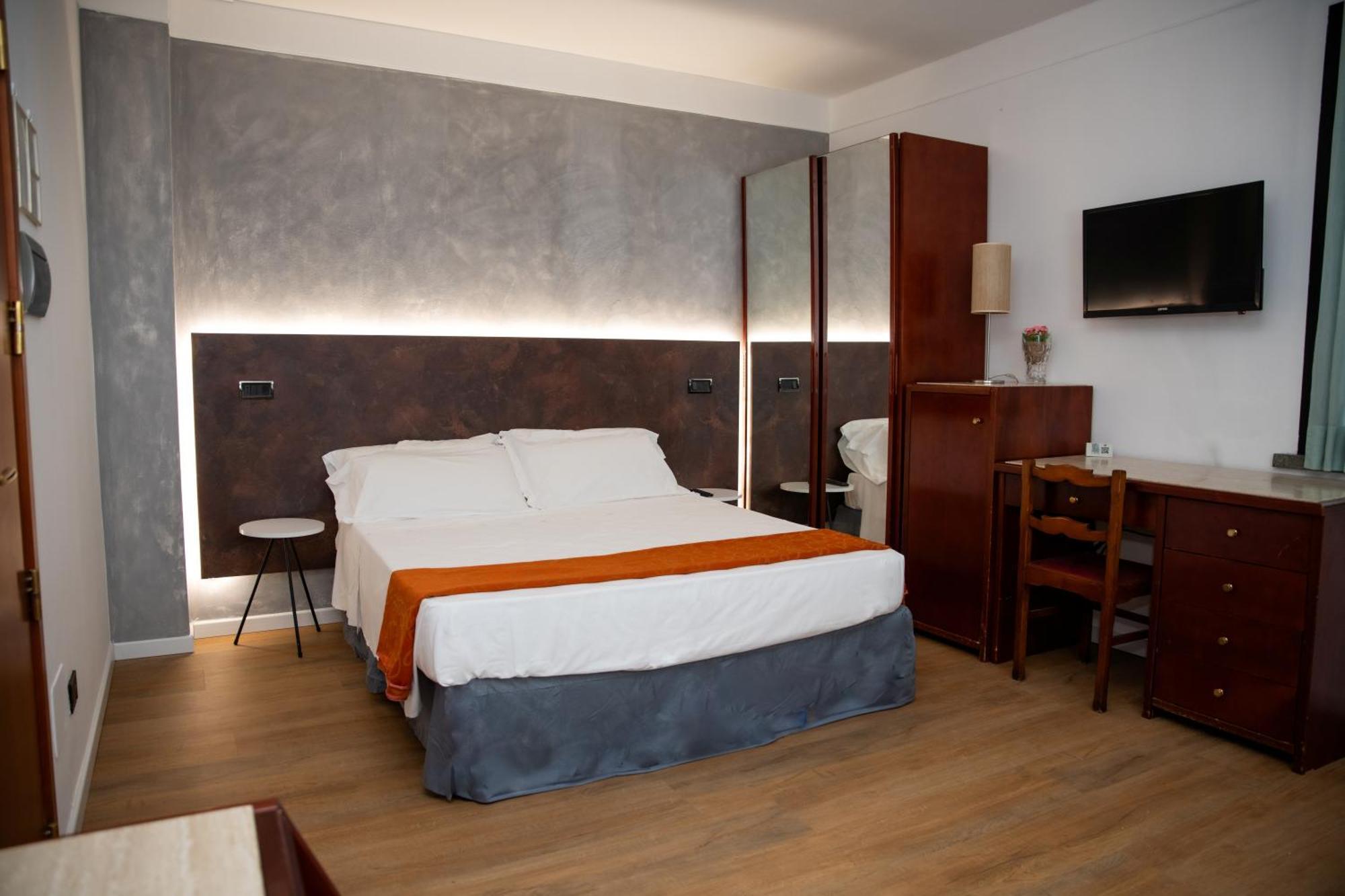 Hotel Sirena - B&B Cesenatico Kültér fotó