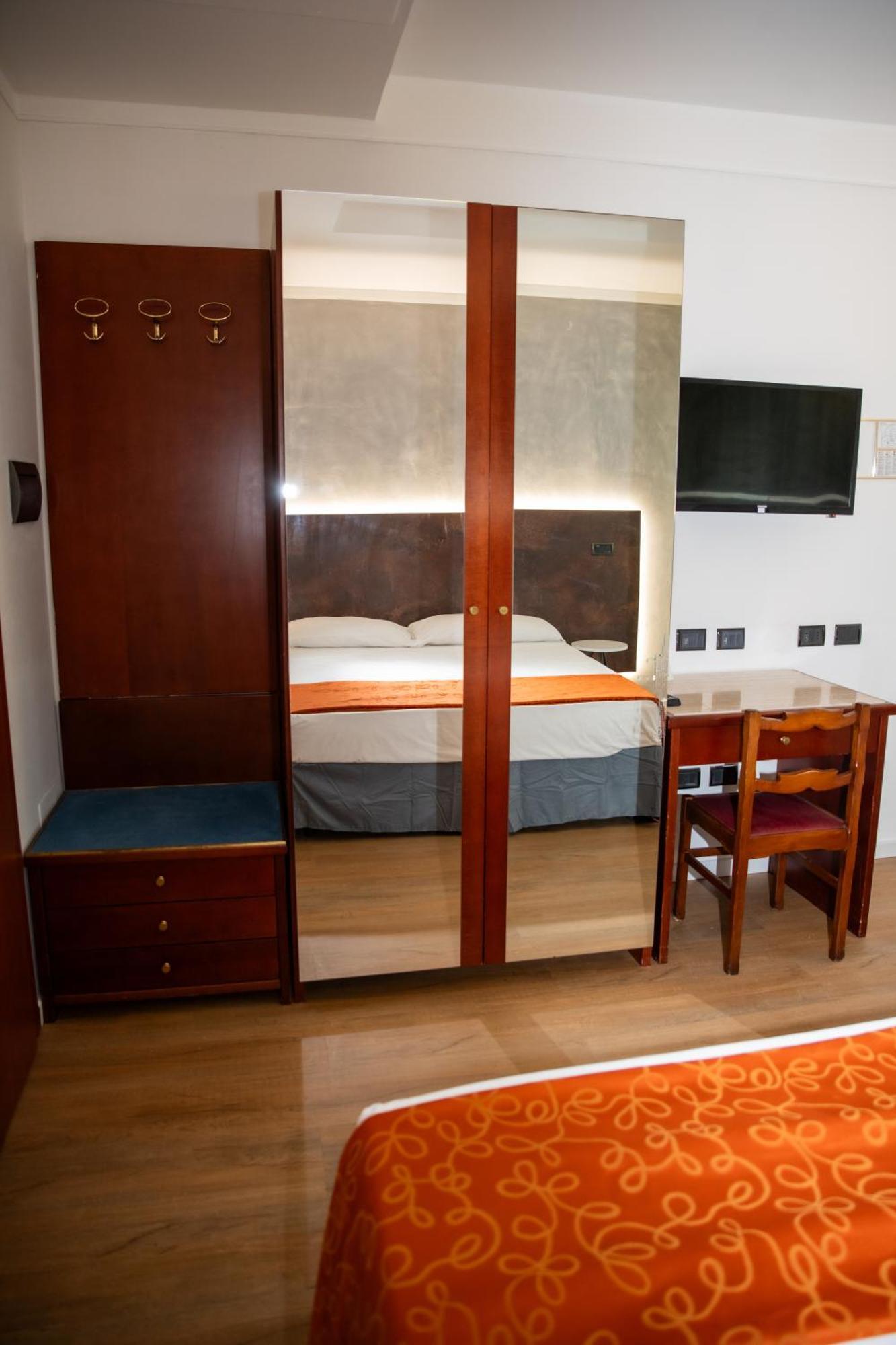 Hotel Sirena - B&B Cesenatico Kültér fotó