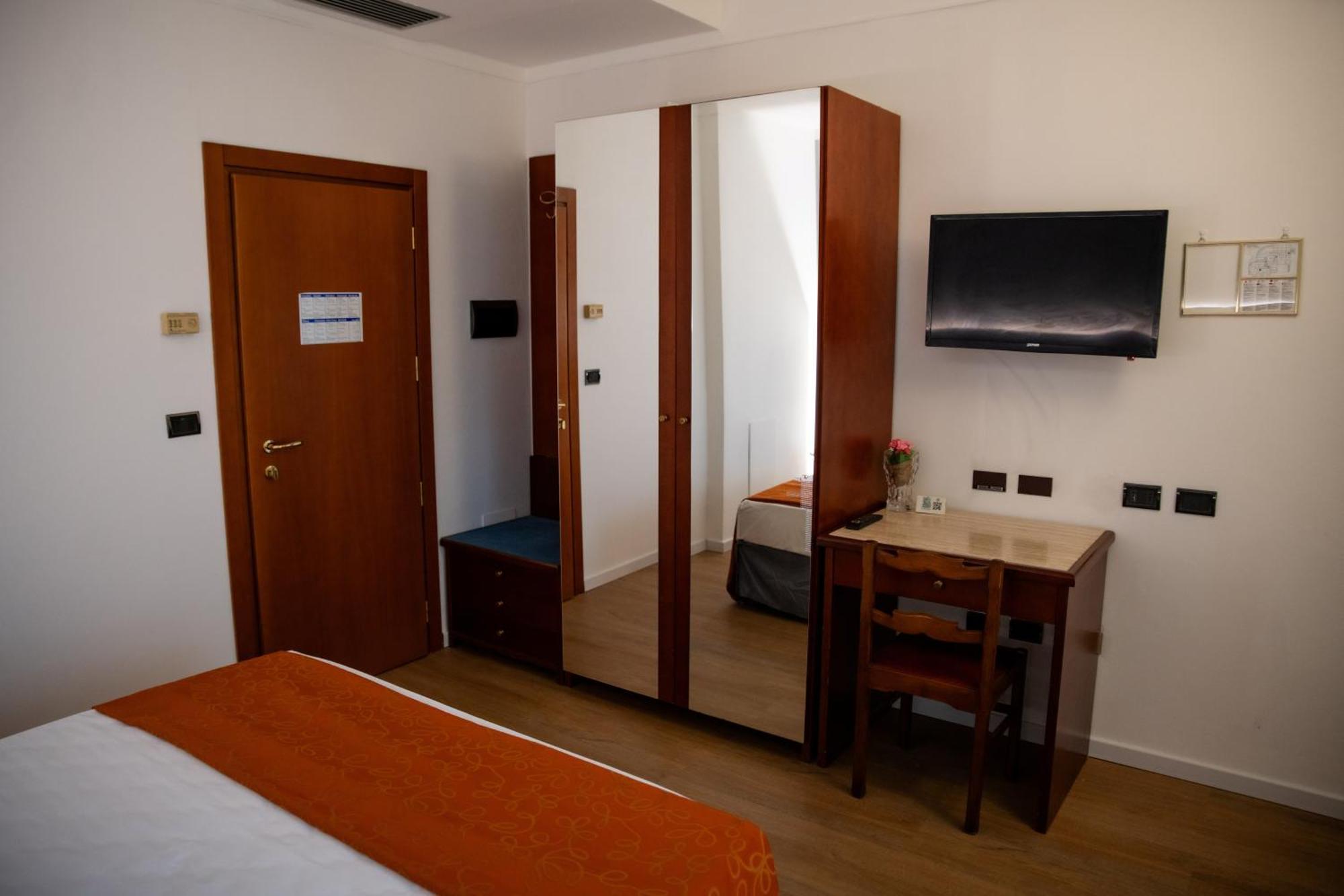 Hotel Sirena - B&B Cesenatico Kültér fotó