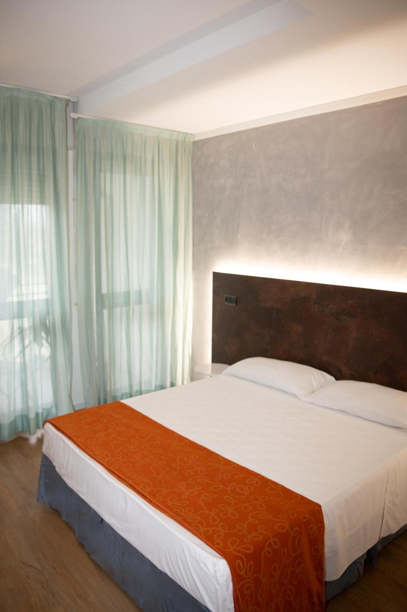 Hotel Sirena - B&B Cesenatico Kültér fotó